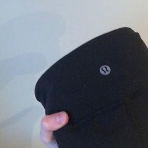 Black cropped wounder under lululemon leggings